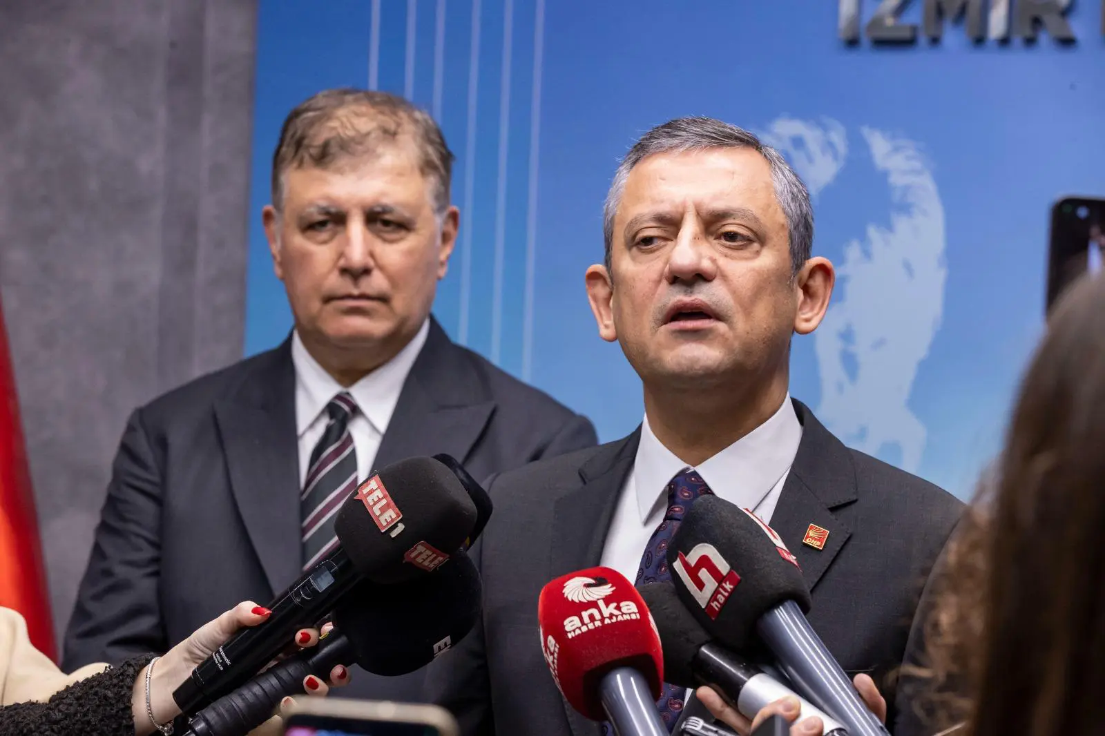 CHP Genel Başkanı Özgür Özel, CHP İzmir İl Başkanlığı’nda düzenlenen