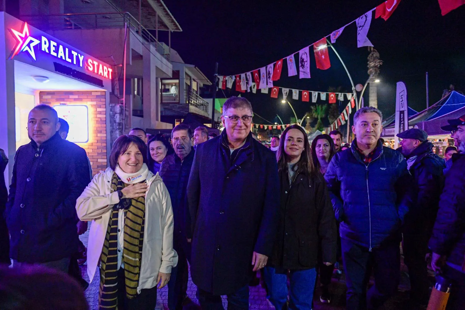 Başkan Tugay olta attı: Mordoğan'da balık avı heyecanı