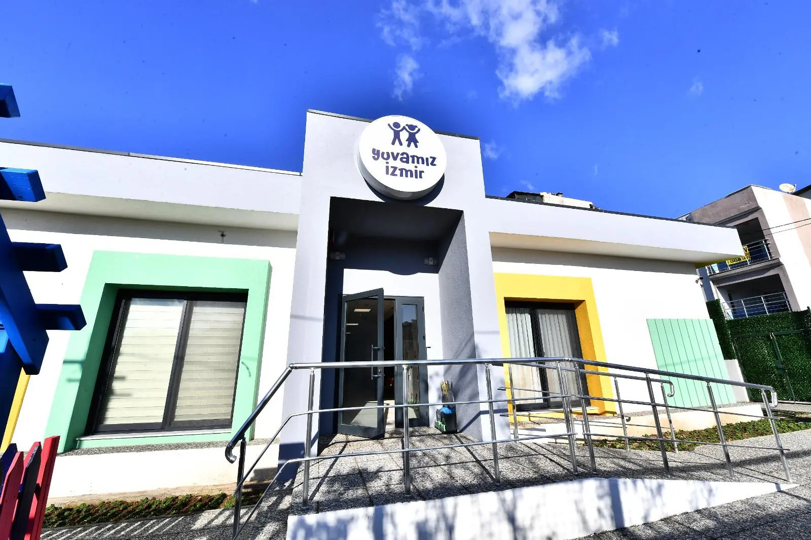İzmir Büyükşehir Belediyesi 'yuva' oldu 7 İzmir Büyükşehir Belediyesi 'yuva' oldu