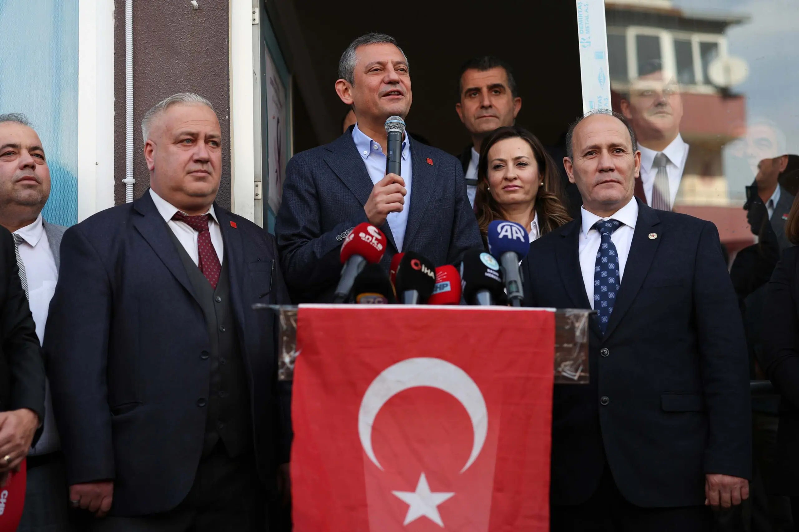CHP Genel Başkanı Özgür Özel, Manisa ziyaretinde partisinin 23 Mart’ta