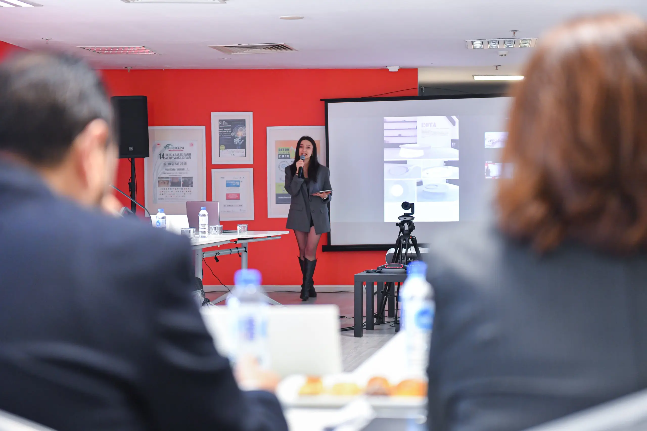 Mobilya ve doğal taşın buluşması: Marble İzmir, genç tasarımcılarla geleceği şekillendiriyor 1 Mobilya ve doğal taşın buluşması: Marble İzmir, genç tasarımcılarla geleceği şekillendiriyor