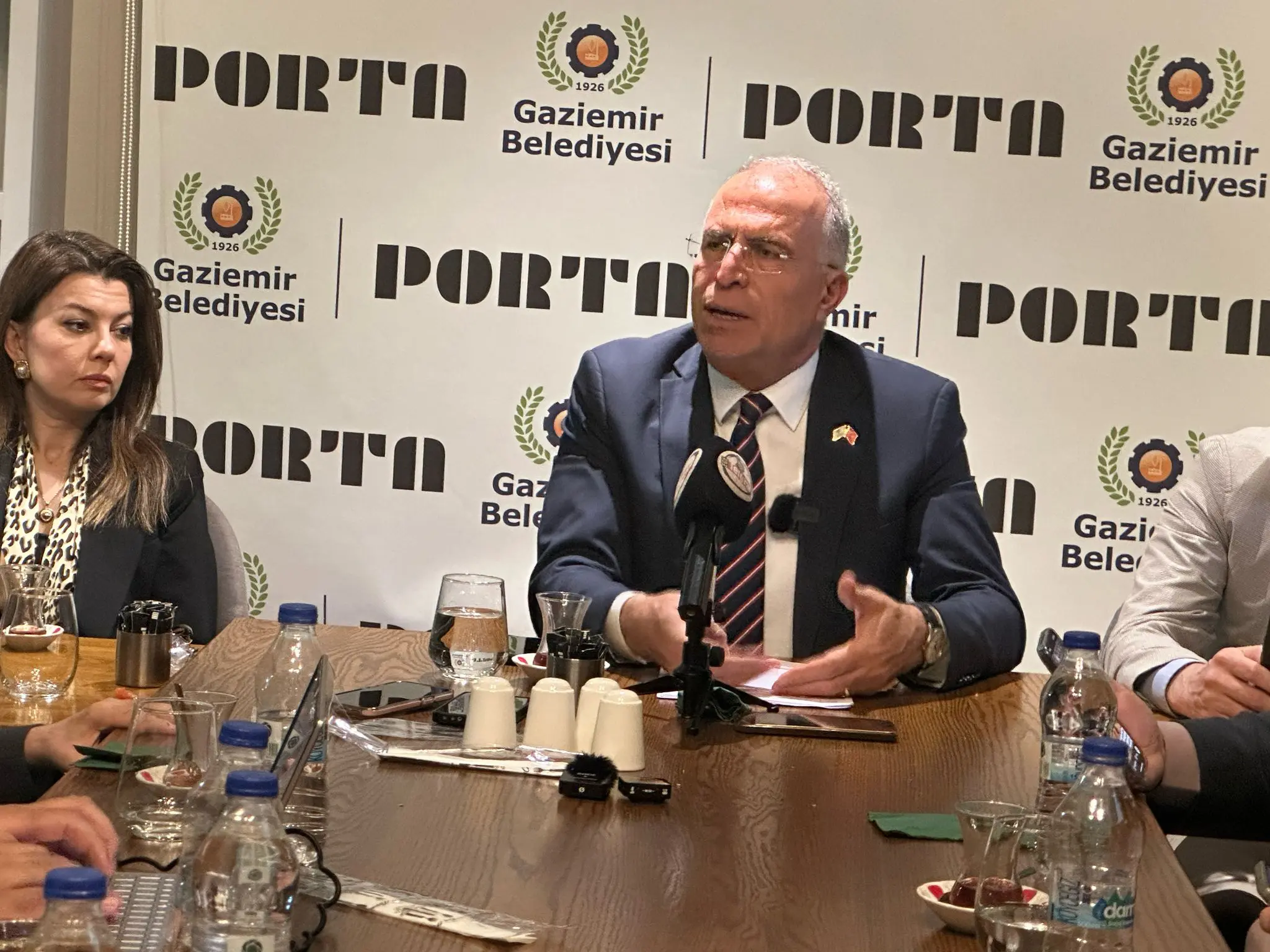 Gaziemir Belediye Başkanı Ünal Işık, görevdeki bir yılını değerlendirdi. Kesintiler