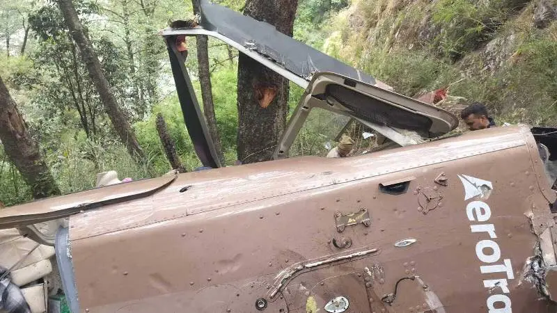 Hindistan'ın Uttarakhand eyaletinde özel bir helikopterin düşmesi sonucu 5 kişi