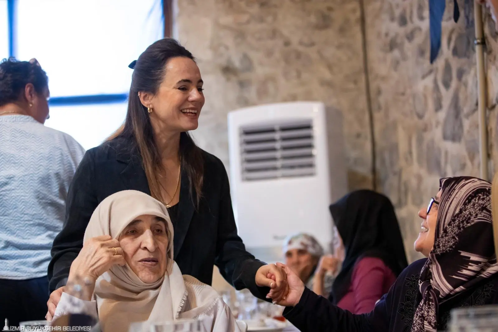 Başkan Tugay şehit anneleri ile bir araya geldi