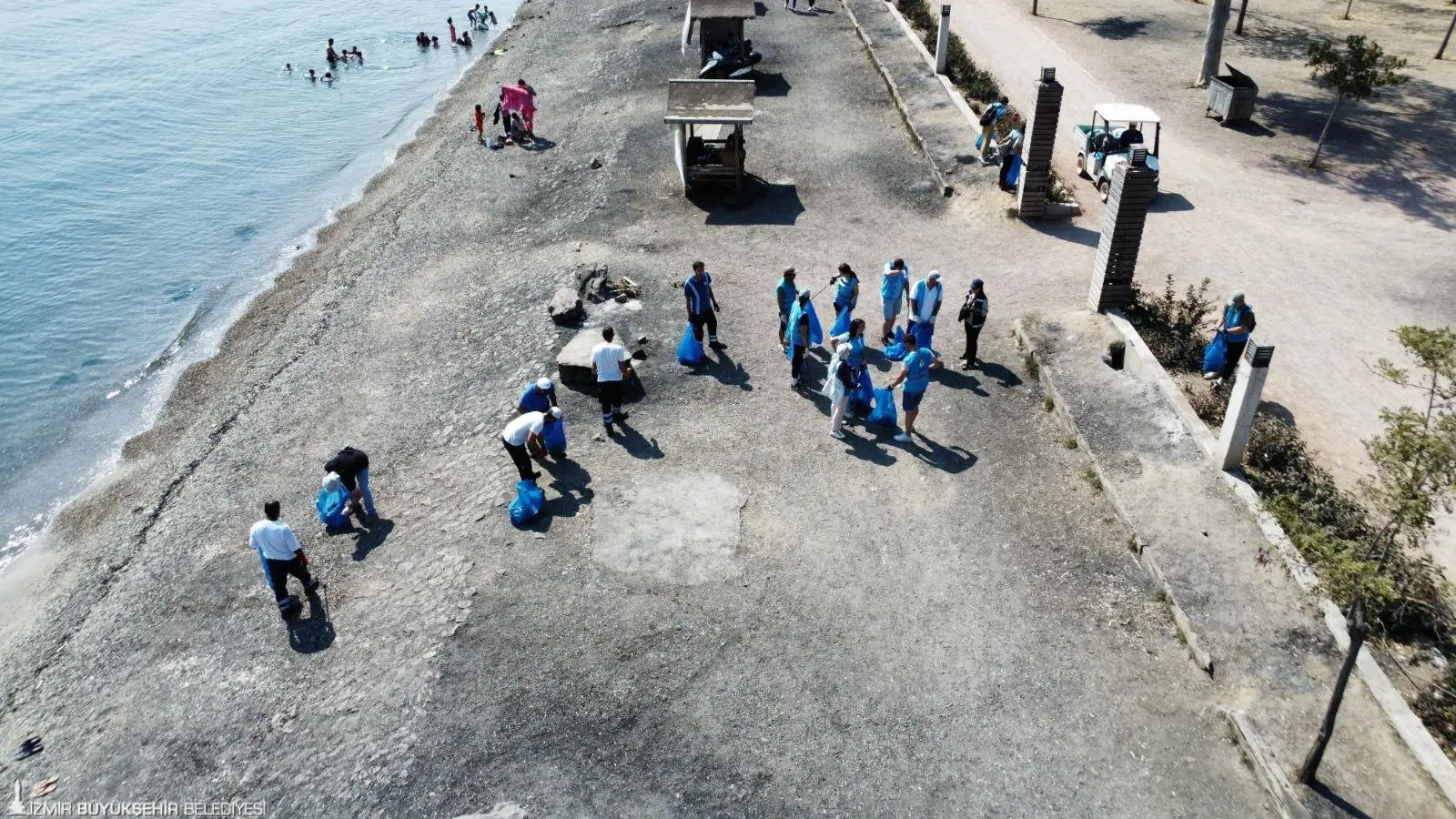 İzmir'de parklar doğal yöntemlerle pırıl pırıl: Oyuncaklar sirke ve arap sabunuyla pırıl pırıl 6 İzmir'de parklar doğal yöntemlerle pırıl pırıl: Oyuncaklar sirke ve arap sabunuyla pırıl pırıl