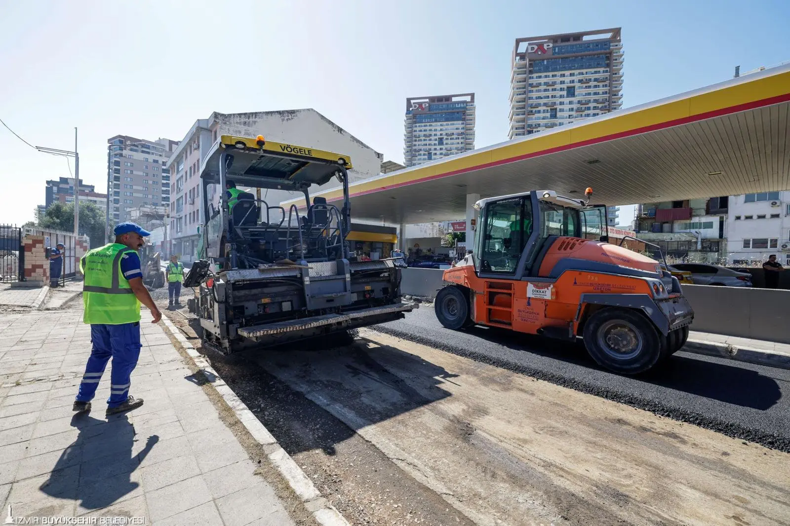 Bornova Çamdibi'nde büyük dönüşüm: Tugay ve Eşki sahada 6 Bornova Çamdibi'nde büyük dönüşüm: Tugay ve Eşki sahada