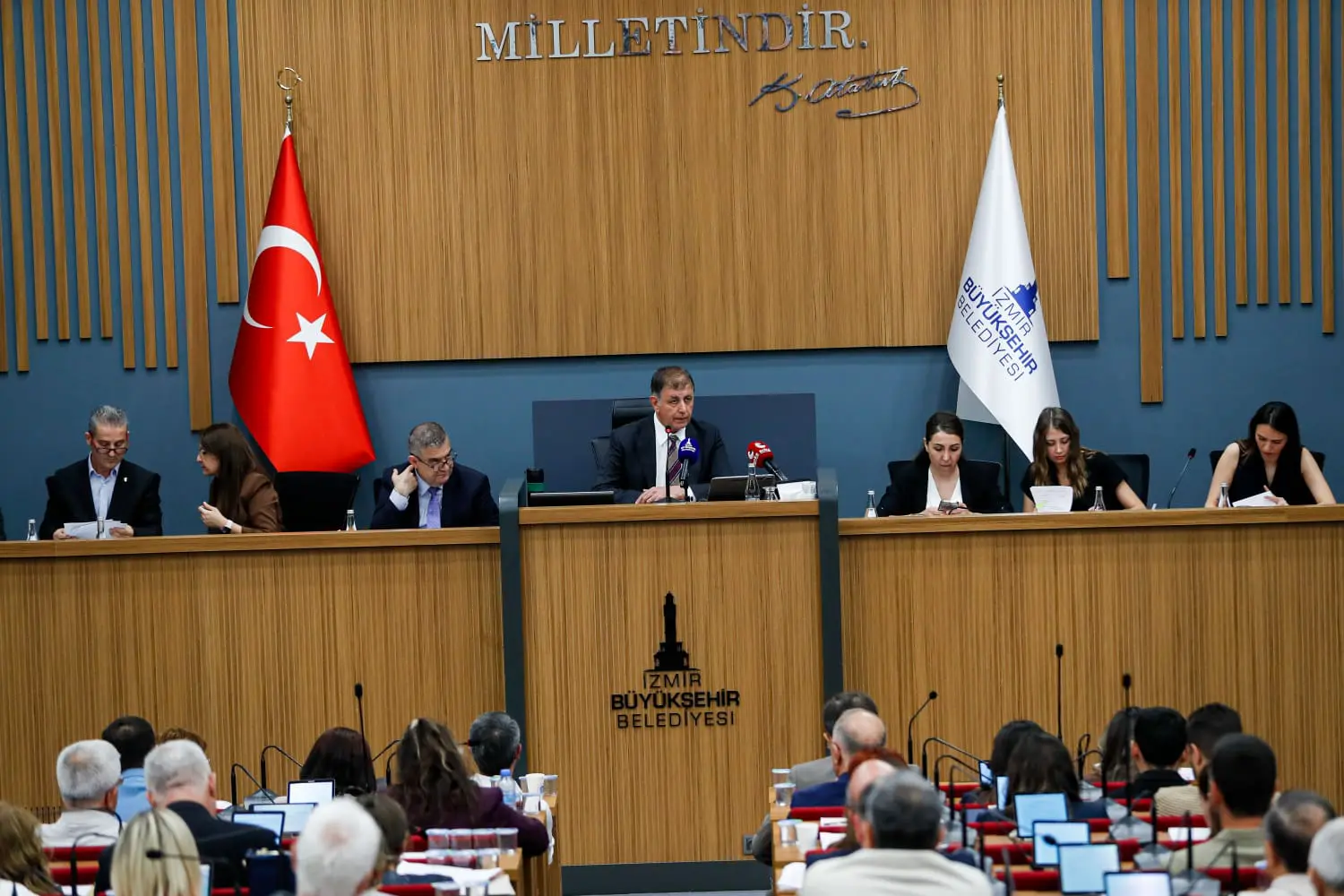Başkan Tugay'dan Buca ve Güzelbahçe tepkisi