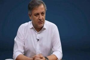 Spor yorumcusu&nbsp;Mehmet Demirkol, trib&uuml;nlerden y&uuml;kselen 'istifa' sloganları hakkında konuştu. Demirkol,&nbsp;"Bir-iki