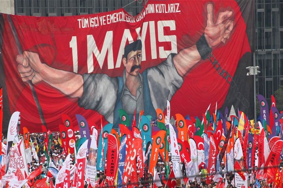Koronavir&uuml;s pandemisi nedeniyle 2 yıldır meydanlar kutlanamayan 1 Mayıs İş&ccedil;ilerin