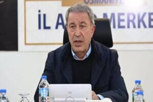 Milli Savunma Bakanı Akar, depremin yaralarını sarmak i&ccedil;in fedakarca &ccedil;alışan