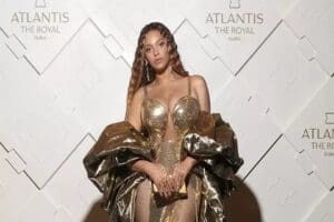 Dubai&rsquo;deki l&uuml;ks otelin a&ccedil;ılışında bir saatlik konser veren Beyonce, toplam
