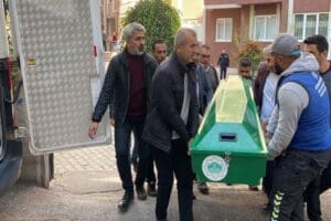 Aksaray&rsquo;da 10 ay &ouml;nce intihar s&uuml;r&uuml;klenen 14 yaşındaki oğlunun ardından