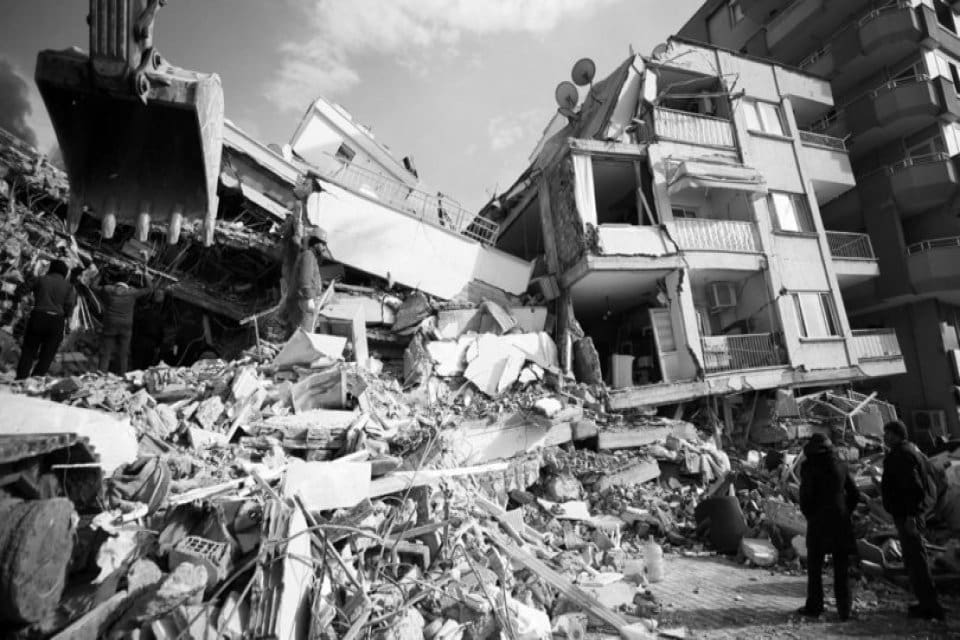 Kahramanmaraş merkezli 7,7 ve 7,6 b&uuml;y&uuml;kl&uuml;ğ&uuml;ndeki depremler 10 ilde yıkıma