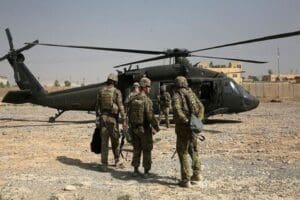 Afganistan'da konuşlu ABD ve NATO kuvvetleri, bug&uuml;n itibarıyla resmen &ccedil;ekilmeye