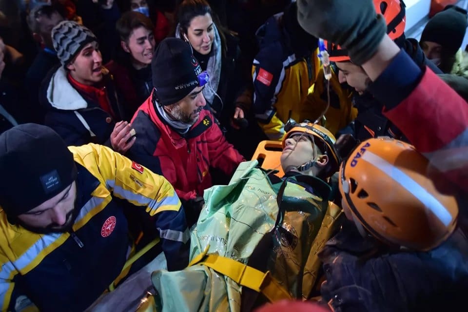 Kahramanmaraş&rsquo;ta ekiplerin hummalı &ccedil;alışması sonucunda enkazdan 119 saat sonra lise