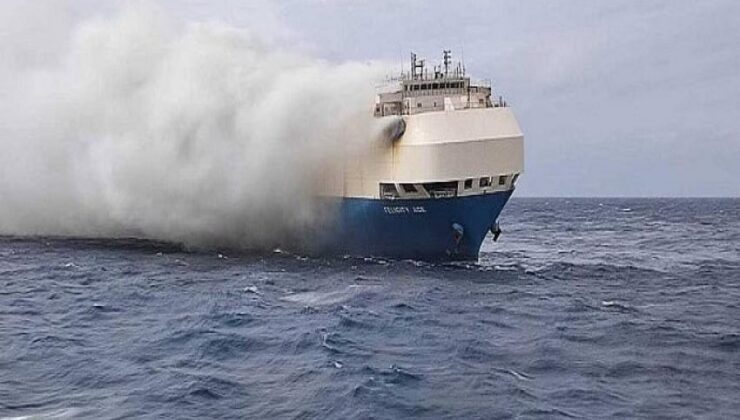 13 gündür denizde sürüklenen kargo gemisi battı