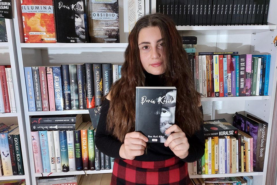 İzmir'de yaşayan 13 yaşındaki Yaren Nazlı Korkut'un, pandemi nedeniyle Seferihisar