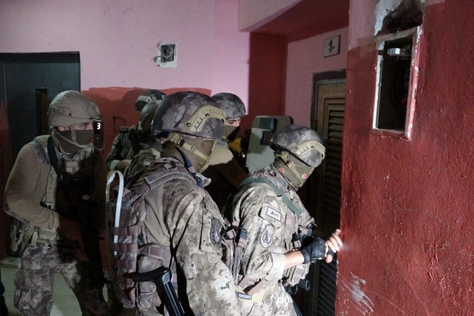 Ankara merkezli 14 ilde ter&ouml;r &ouml;rg&uuml;t&uuml; PKK/KCK'nın kadın alan yapılanmasına