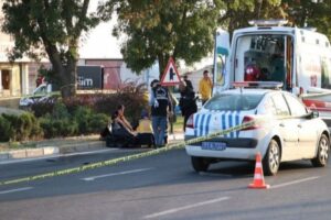 Niğde'de yolun karşısına ge&ccedil;meye &ccedil;alışan 75 yaşındaki Nurten Coşkun'a, 14