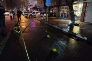 Manisa'nın Yunusemre il&ccedil;esinde, eski erkek arkadaşı ve annesi ile 2