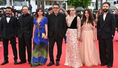 ‘Kuru Otlar Üstüne’nin galası Cannes’da yapıldı… Dakikalarca alkışlandı