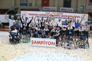 İzmir B&uuml;y&uuml;kşehir Belediye Başkanı Tun&ccedil; Soyer&rsquo;in İzmir&rsquo;i &ldquo;spor kenti&rdquo; yapma