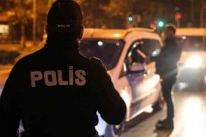 Bayraklı İl&ccedil;e Emniyet M&uuml;d&uuml;rl&uuml;ğ&uuml;'ne bağlı ekipler, Şehit Hakan Uysal Caddesi'ndeki