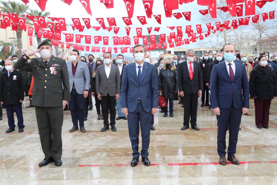 İnan&ccedil;, azim ve yiğitlikle beslenmiş bir destanın &ouml;rneği olan 18