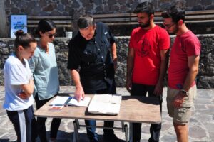 Manisa'nın Yunusemre il&ccedil;esindeki 2 bin 700 yıllık ge&ccedil;mişe sahip Aigai