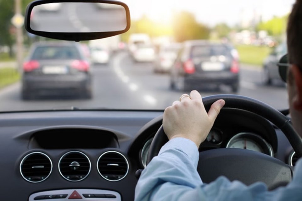 Bel&ccedil;ika'da 19 kez ehliyetsiz ara&ccedil; kullanırken yakalanan kişiye 18 ay