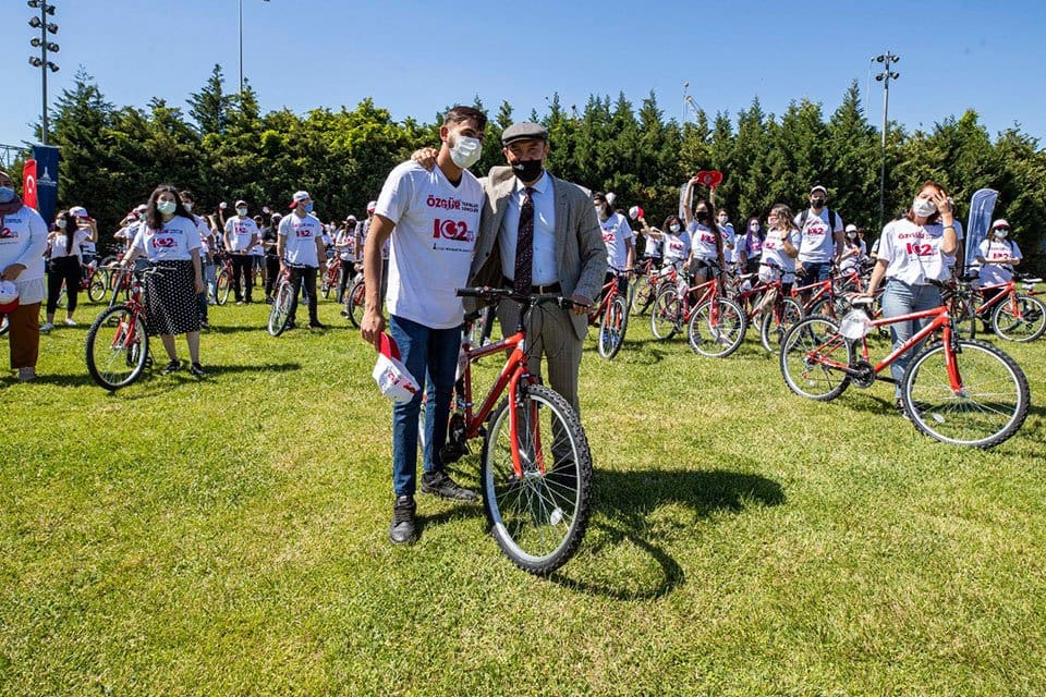 İzmir B&uuml;y&uuml;kşehir Belediye Başkanı Tun&ccedil; Soyer, 19 Mayıs Atat&uuml;rk'&uuml; Anma