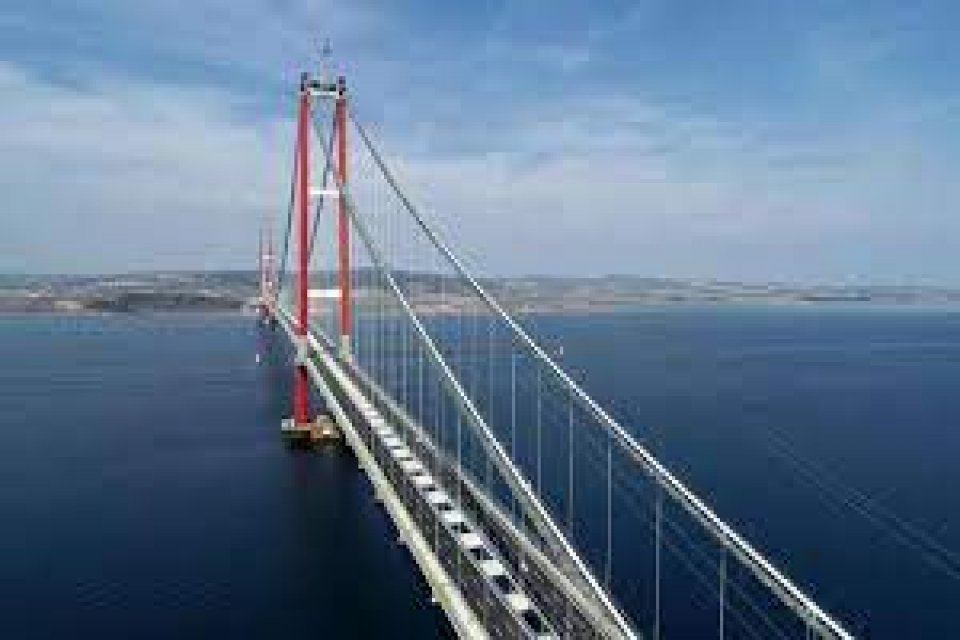 D&uuml;nyanın en b&uuml;y&uuml;k orta a&ccedil;ıklığına sahip k&ouml;pr&uuml;s&uuml; olan 1915 &Ccedil;anakkale