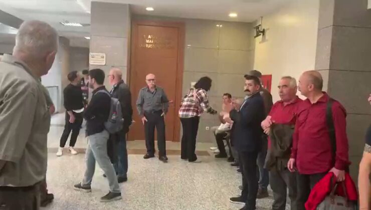 Erdoğan’ın kendisine dava açtığı HKP Genel Başkanı Nurullah Efe Ankut, mahkeme salonuna böyle giriş yaptı