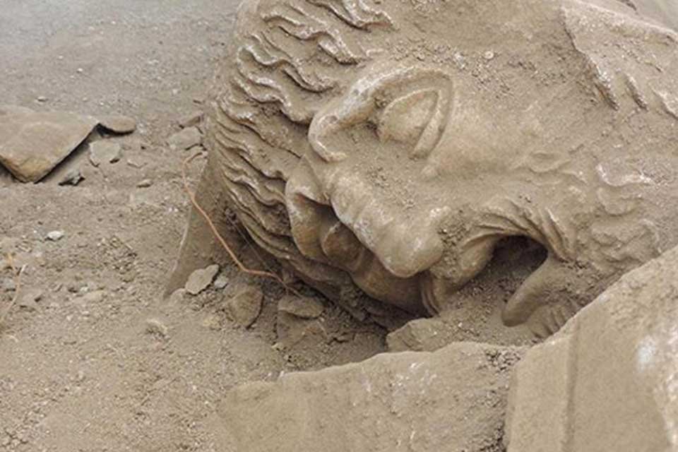 Muğla'nın Yatağan ilçesinde yürütülen kazılarda 2 bin 200 yıllık olduğu