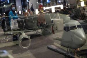 American Airlines, cuma g&uuml;n&uuml;nden bu yana yaklaşık 2 bin u&ccedil;uşu