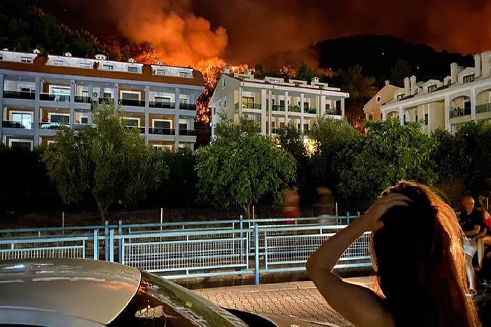 Muğla'nın Marmaris il&ccedil;esinde d&uuml;n &ccedil;ıkan ve bir kişinin hayatını kaybettiği