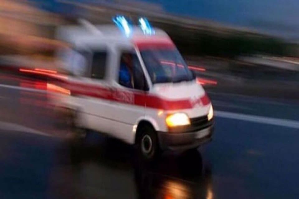 Kayseri&rsquo;nin Kocasinan il&ccedil;esinde 2. kattan d&uuml;şen 29 yaşındaki şahıs hayatını