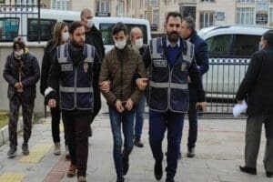Burdur'da ge&ccedil;en yıl 2 yaşındaki yeğeni Ayşenur Kazık'a ayağıyla vurarak