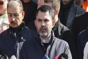 Malatya'da konuşan &Ccedil;evre, Şehircilik ve İklim Değişikliği Bakanı Kurum, "&Ouml;n&uuml;m&uuml;zdeki