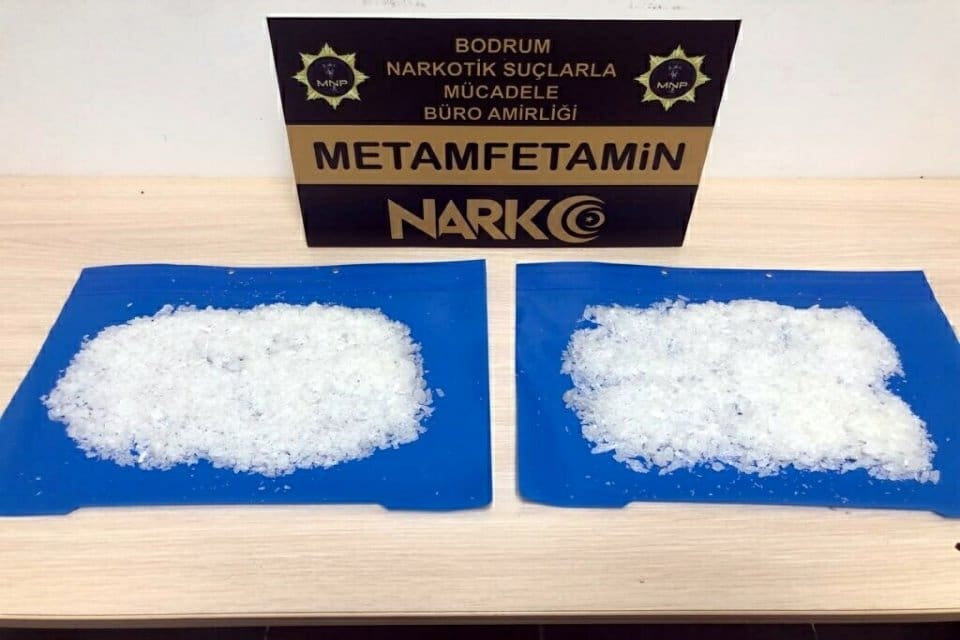 Muğla'nın Bodrum il&ccedil;esinde, polisin durdurduğu otomobilde, değeri&nbsp;200 bin lira olduğu