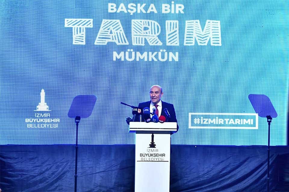 İzmir B&uuml;y&uuml;kşehir Belediye Başkanı Tun&ccedil; Soyer&rsquo;in &ldquo;Başka Bir Tarım M&uuml;mk&uuml;n&rdquo;