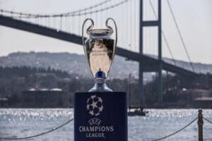 UEFA, 2023 yılındaki Şampiyonlar Ligi finalinin İstanbul'da oynanacağını a&ccedil;ıkladı. UEFA