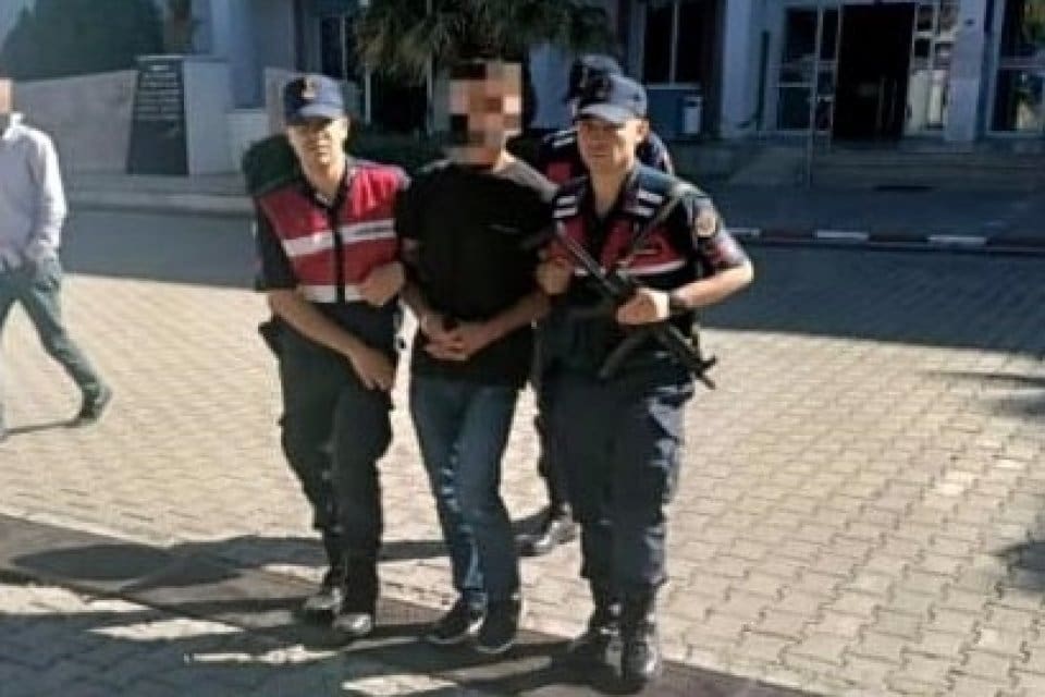 Aydın'ın Sultanhisar il&ccedil;esinde, hakkında 10 'hırsızlık' su&ccedil;undan kesinleşmiş 21 yıl