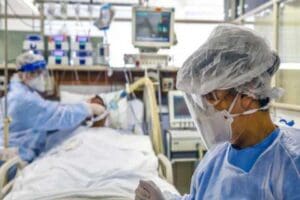 Brezilya'da bilim insanlarının, bir hastanın 218 g&uuml;nd&uuml;r yakalandığı yeni tip