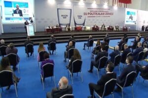 S&uuml;rd&uuml;r&uuml;lebilir Su Politikaları Zirvesi'nde konuşan İzmir B&uuml;y&uuml;kşehir Belediye Başkanı Tun&ccedil;