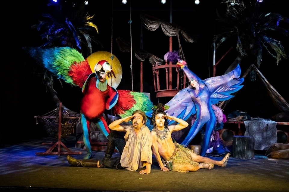 İzmir B&uuml;y&uuml;kşehir Belediyesi Şehir Tiyatroları&rsquo;nın (İzBBŞT) ilk &ccedil;ocuk oyunu &ldquo;Robinson