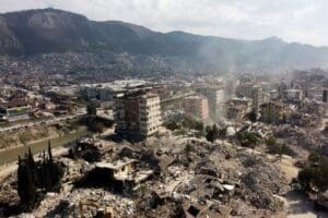 Kahramanmaraş&rsquo;ta depremden 248 saat sonra kurtarılan Aleyna &Ouml;lmez&rsquo;in sağ olarak