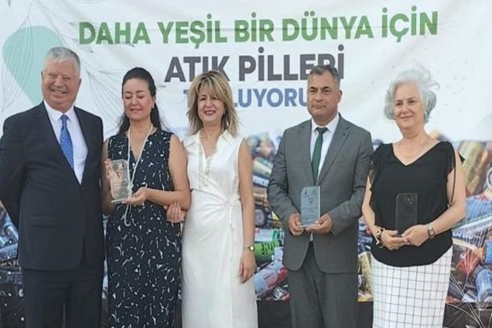 ​&Ccedil;iğli Belediyesi, İzmir B&uuml;y&uuml;kşehir Belediyesi tarafından d&uuml;zenlenen 25. Atık Pil