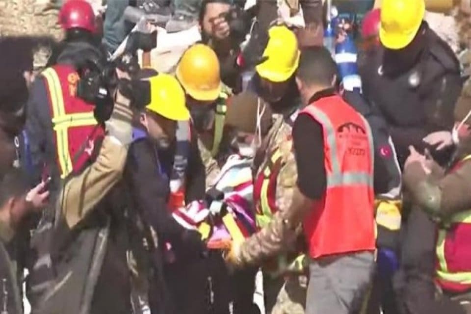 Kahramanmaraş merkezli 2 b&uuml;y&uuml;k deprem sonrasında en &ccedil;ok etkilenen illerden