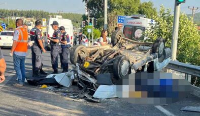 3 otomobilin karıştığı korkunç kaza: Karı- koca öldü; 2'si çocukları 5 yaralı